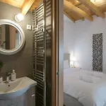 Villa εlena *