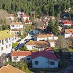 εlena Villa Eláti
