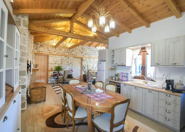 Villa Εlena * Eláti